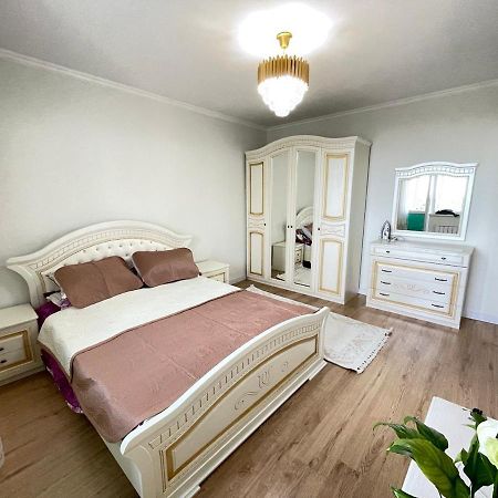 Apartment In Ałma Ata Zewnętrze zdjęcie